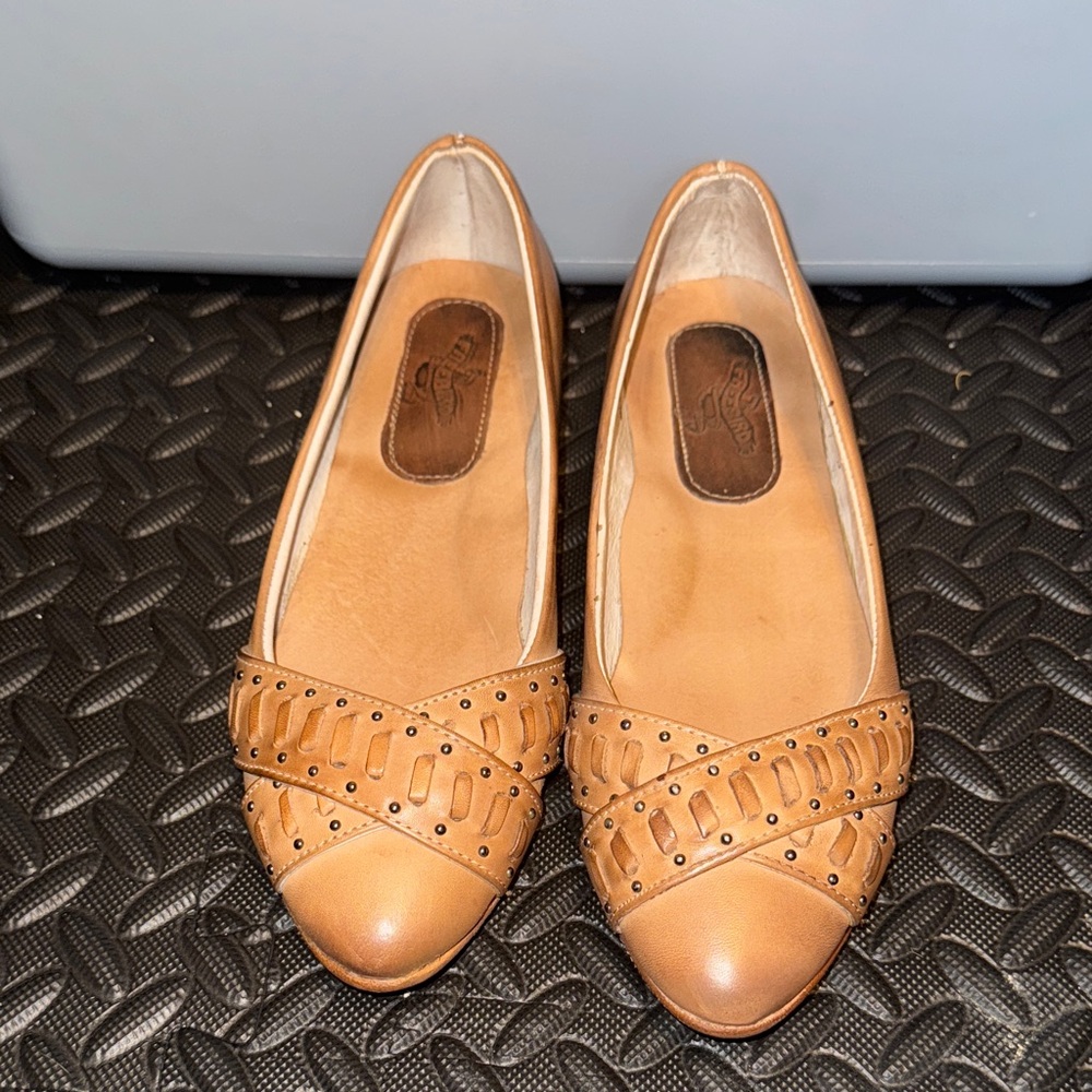 FreeBird Brynn Taupe flats